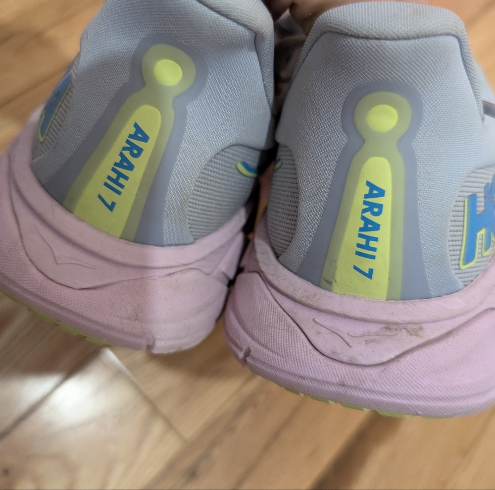 Hoka Arahi 7 Blue/Gray and Pink Sneakers 9.5 Womens